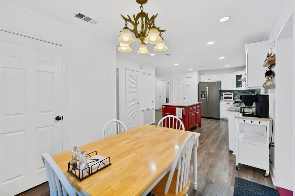 208 SOUTHSHORE DRIVE Lone Star, TX 75668