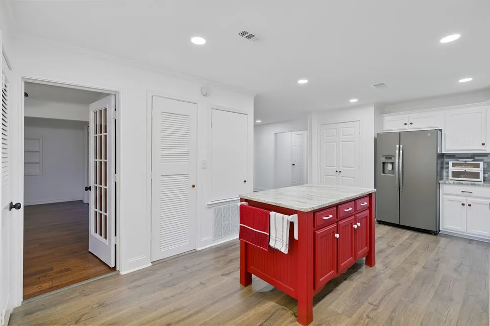 208 SOUTHSHORE DRIVE Lone Star, TX 75668