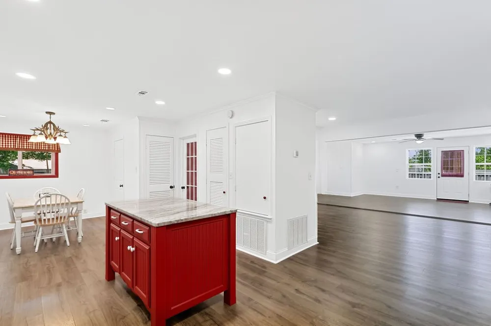 208 SOUTHSHORE DRIVE Lone Star, TX 75668