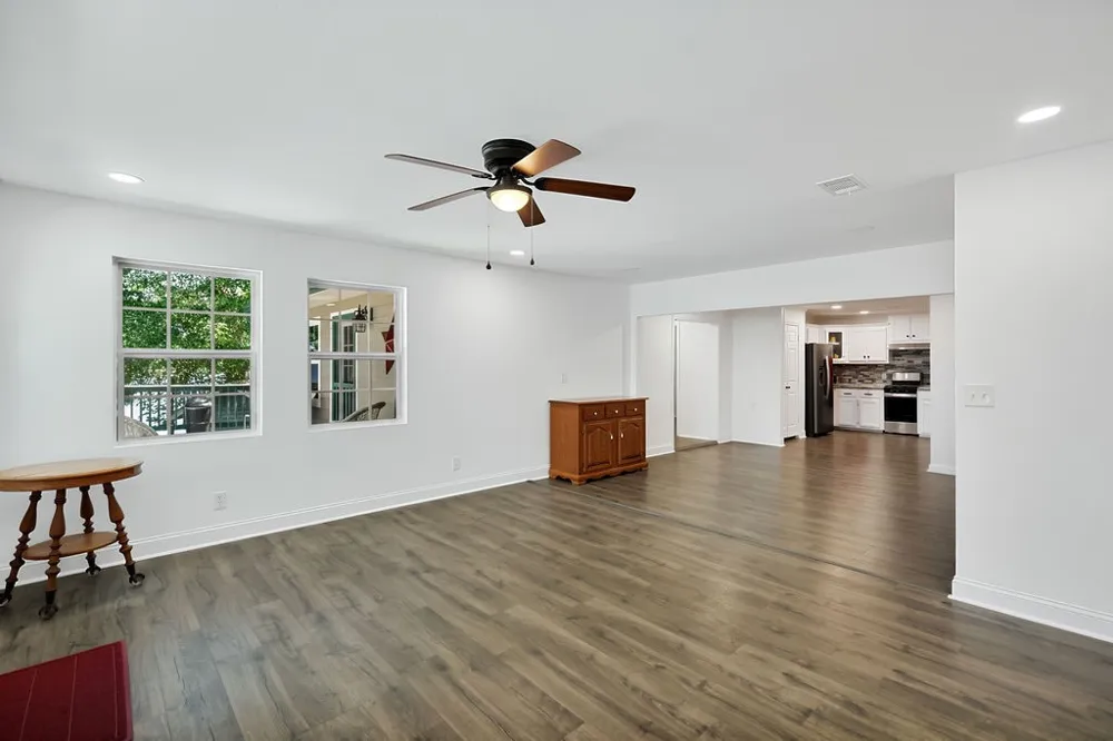 208 SOUTHSHORE DRIVE Lone Star, TX 75668
