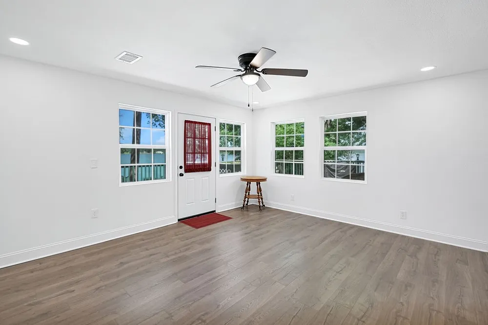 208 SOUTHSHORE DRIVE Lone Star, TX 75668
