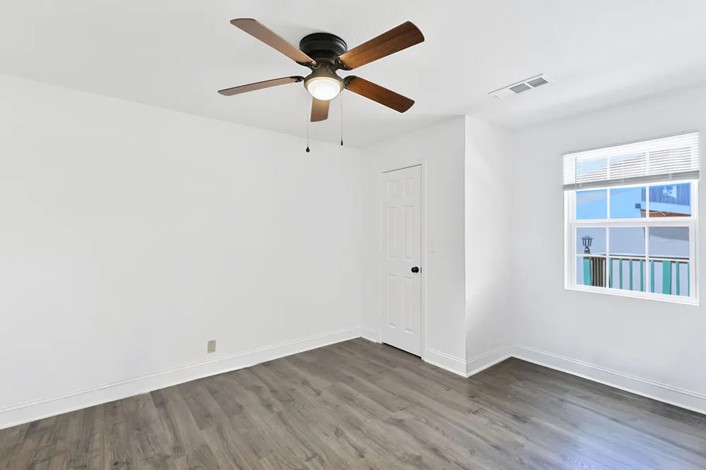208 SOUTHSHORE DRIVE Lone Star, TX 75668