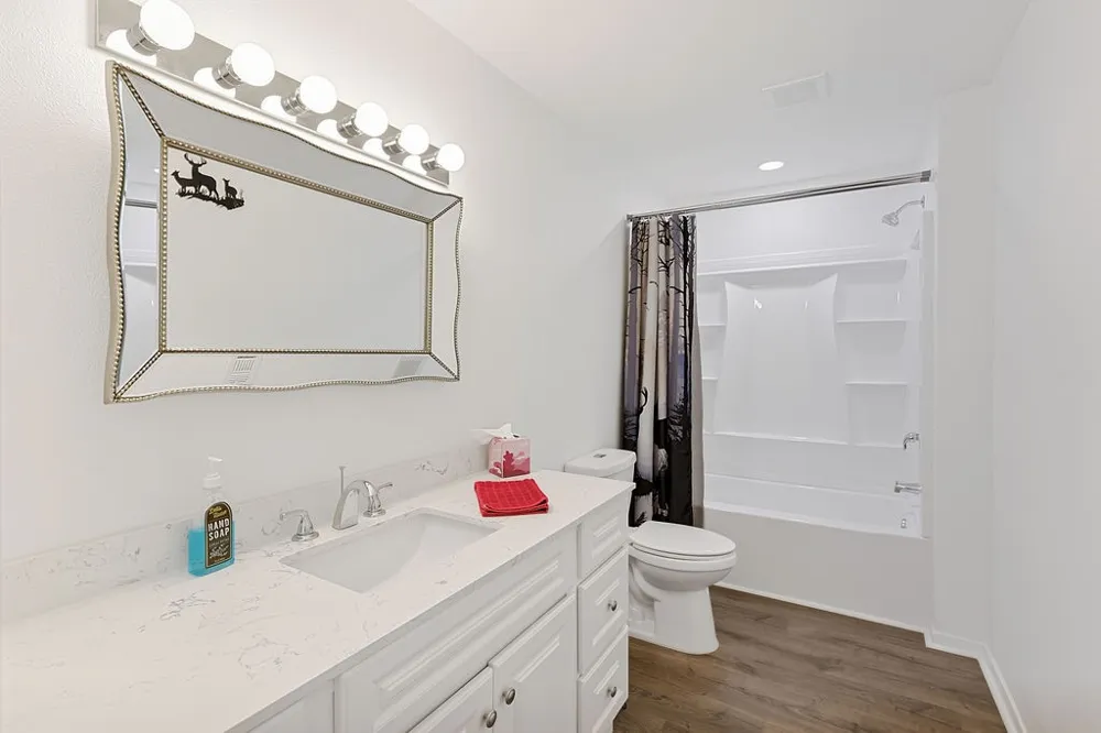 208 SOUTHSHORE DRIVE Lone Star, TX 75668