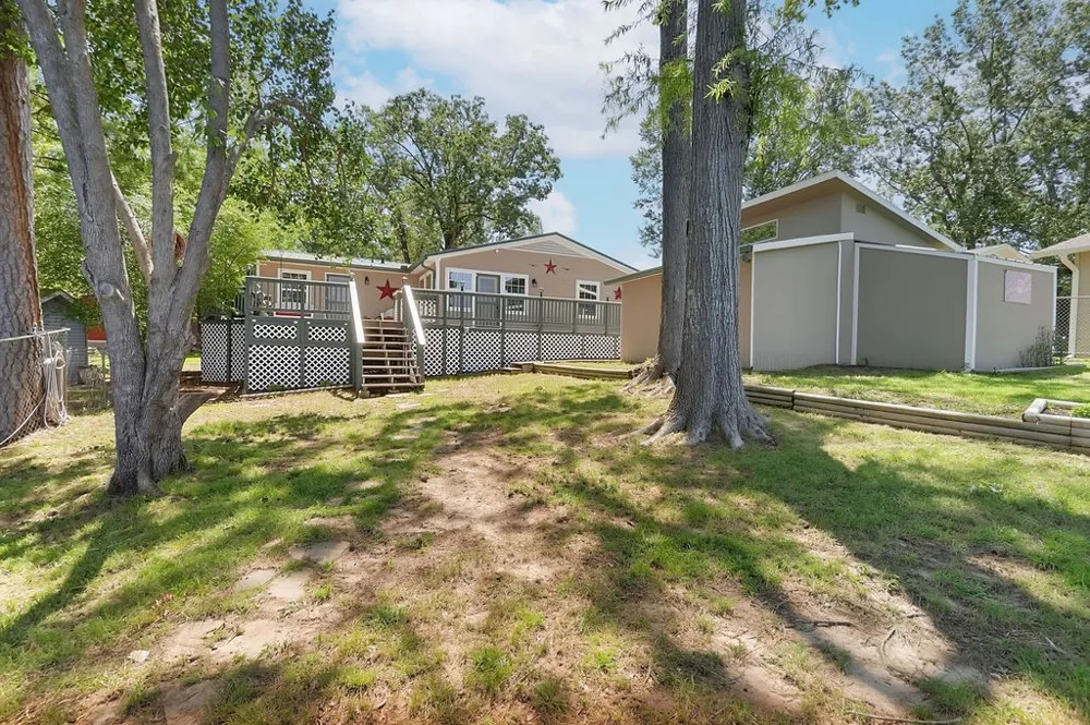 208 SOUTHSHORE DRIVE Lone Star, TX 75668