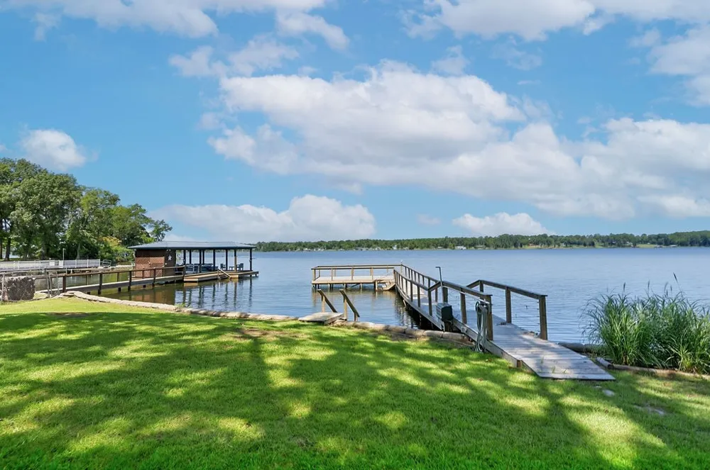 208 SOUTHSHORE DRIVE Lone Star, TX 75668