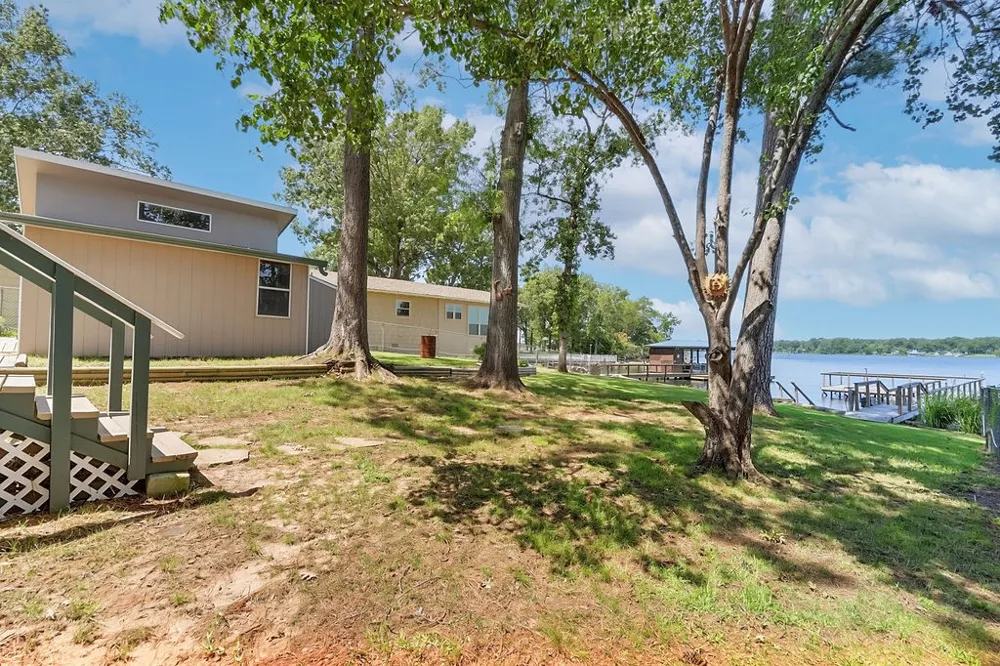 208 SOUTHSHORE DRIVE Lone Star, TX 75668