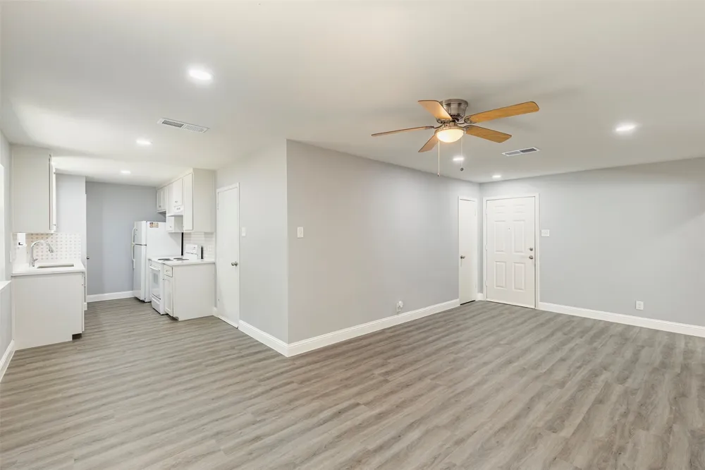 11412 Small Drive Balch Springs, TX 75180