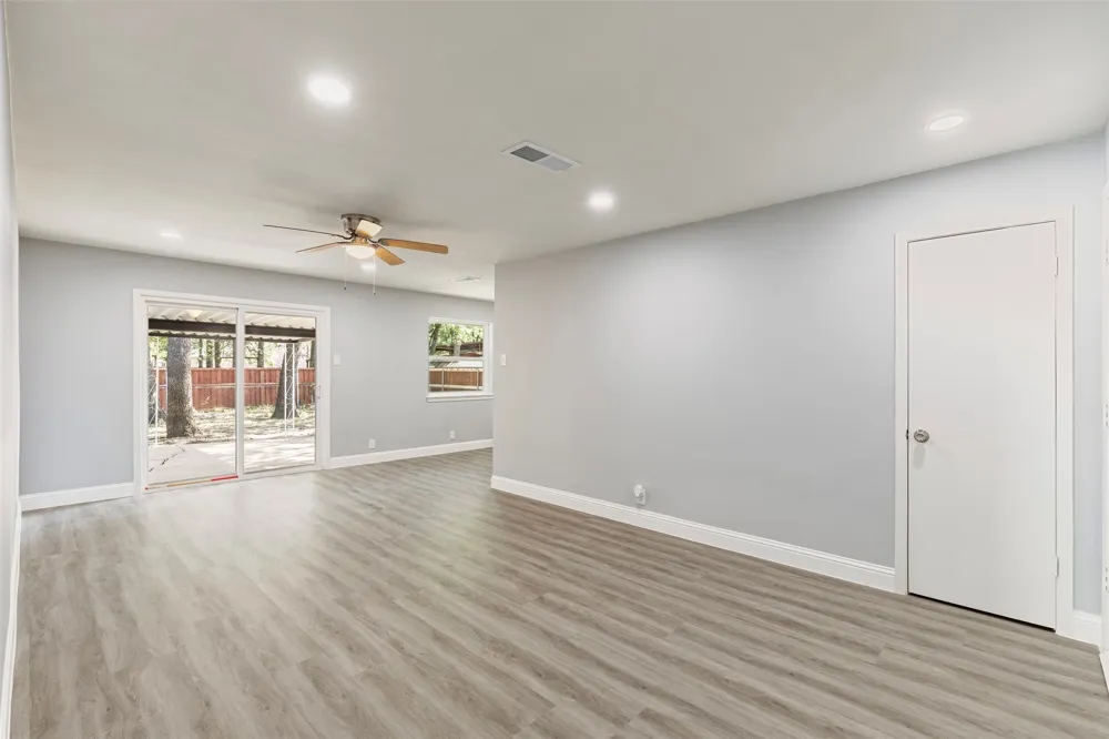 11412 Small Drive Balch Springs, TX 75180