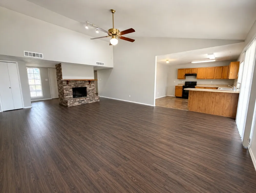 3824 Hackberry Lane Bedford, TX 76021