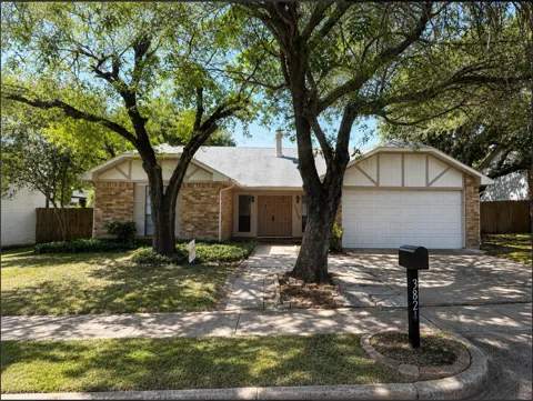 3824 Hackberry Lane