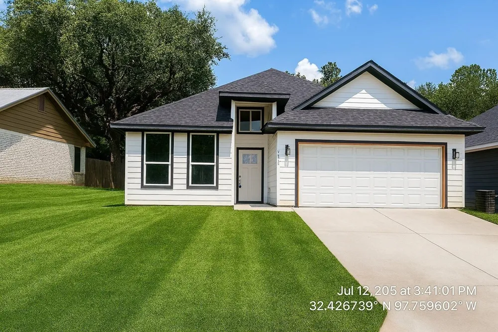 1023 Mustang Trail Granbury, TX 76049