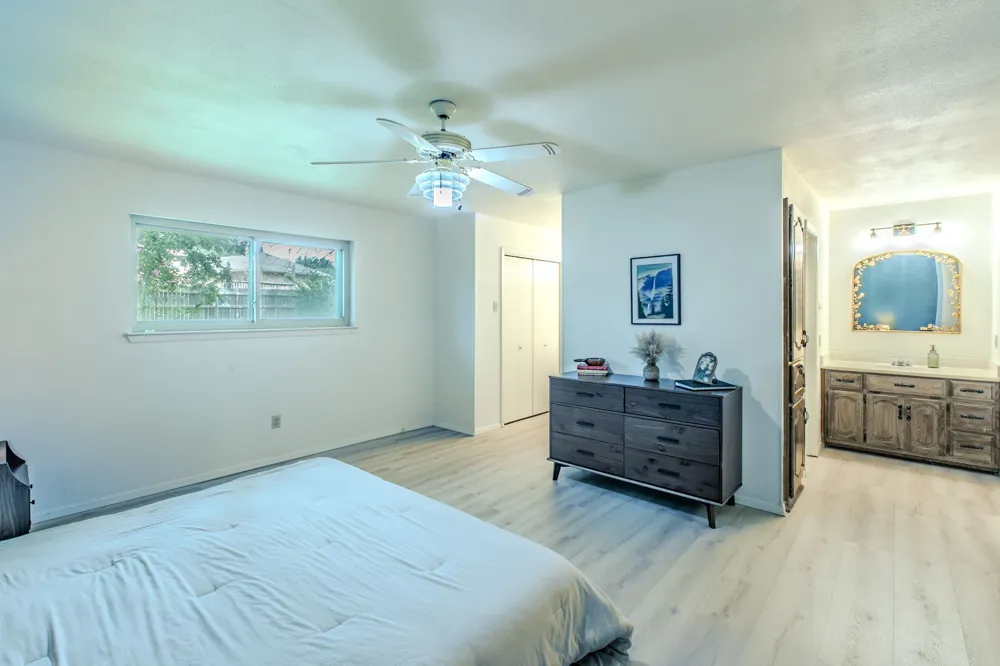 1057 Radisson Drive Hewitt, TX 76643