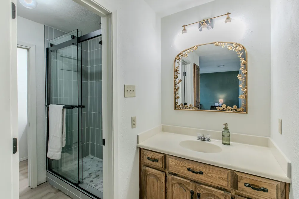 1057 Radisson Drive Hewitt, TX 76643