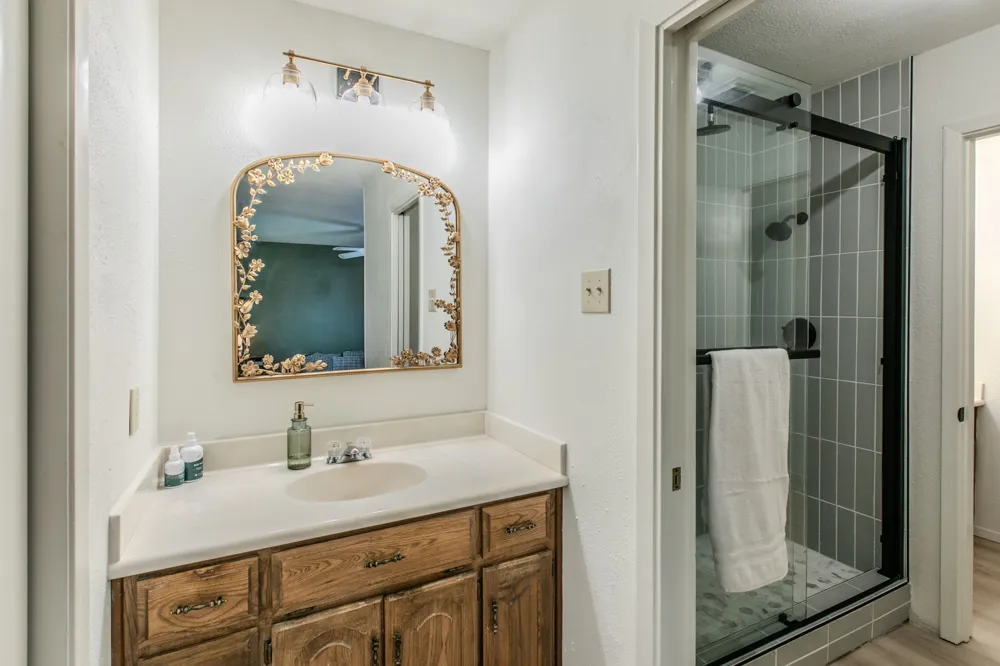 1057 Radisson Drive Hewitt, TX 76643