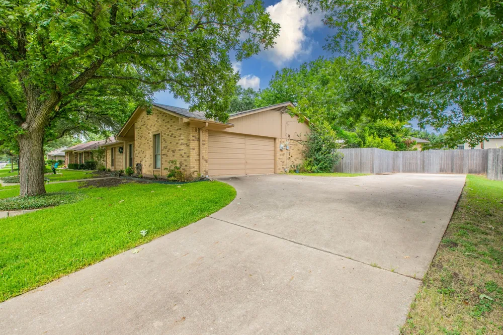 1057 Radisson Drive Hewitt, TX 76643