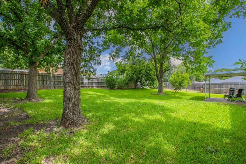 1057 Radisson Drive Hewitt, TX 76643