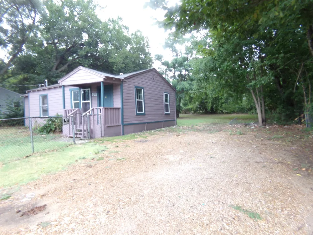 1310 Carroll Avenue Duncanville, TX 75137