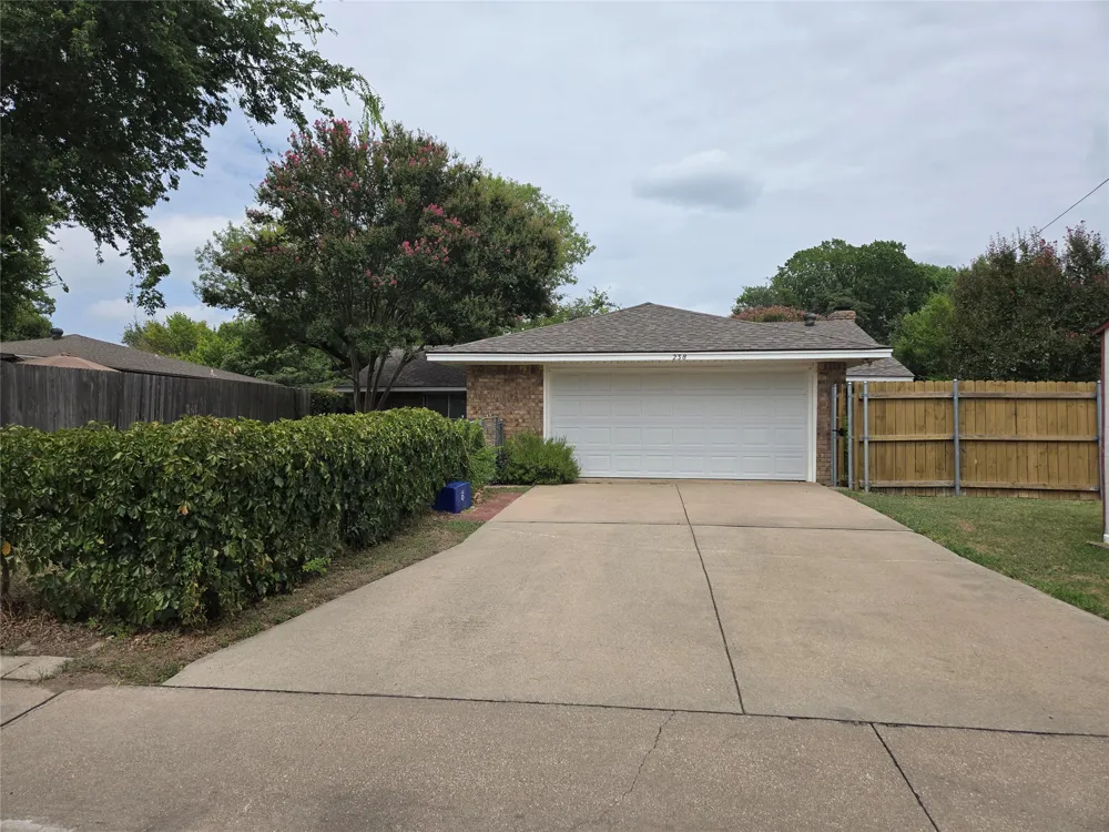 238 Linda Lane Duncanville, TX 75137