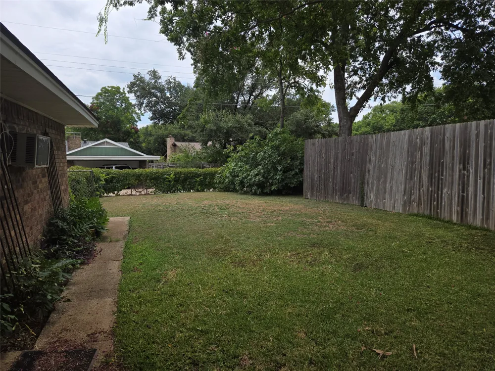 238 Linda Lane Duncanville, TX 75137
