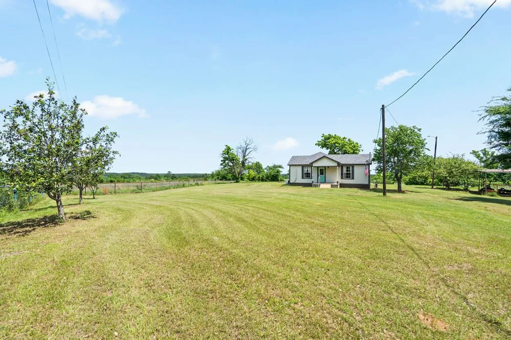 8869 County Road 1617 Avinger, TX 75630