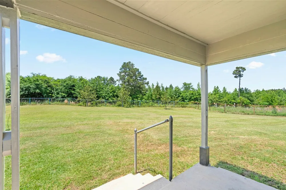 8869 County Road 1617 Avinger, TX 75630