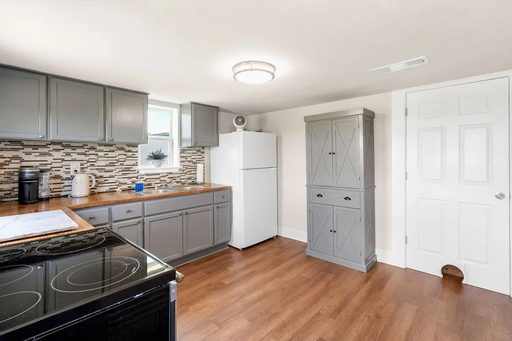 8869 County Road 1617 Avinger, TX 75630