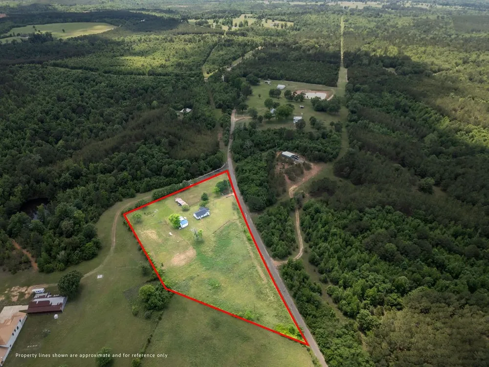 8869 County Road 1617 Avinger, TX 75630