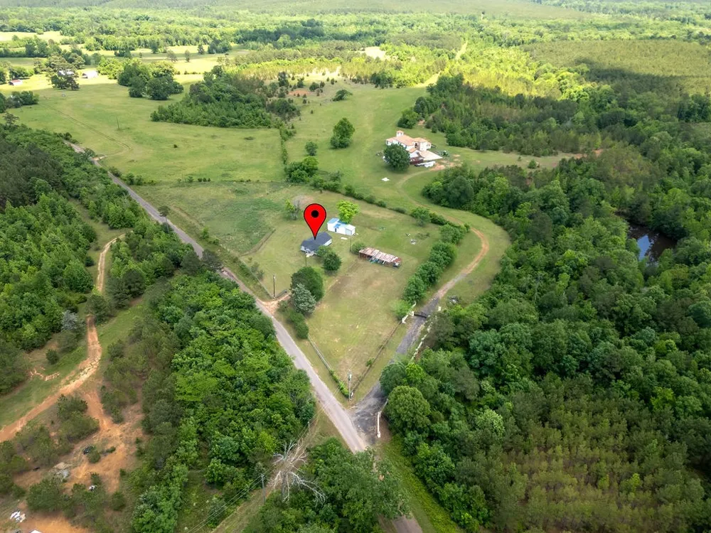 8869 County Road 1617 Avinger, TX 75630