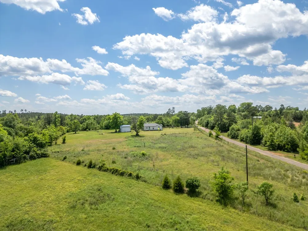 8869 County Road 1617 Avinger, TX 75630