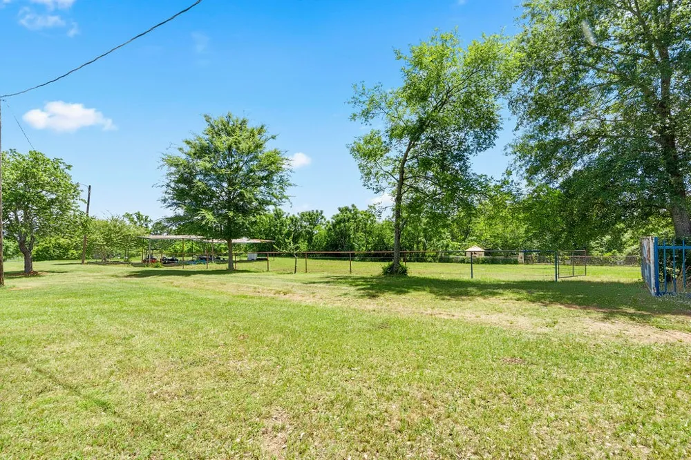 8869 County Road 1617 Avinger, TX 75630