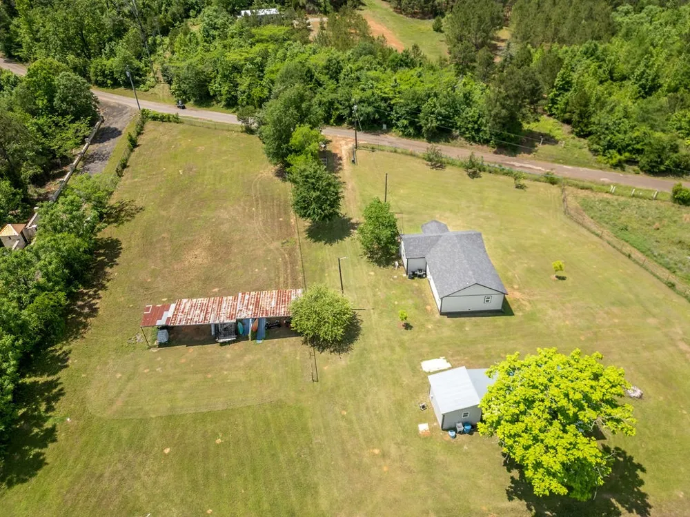 8869 County Road 1617 Avinger, TX 75630
