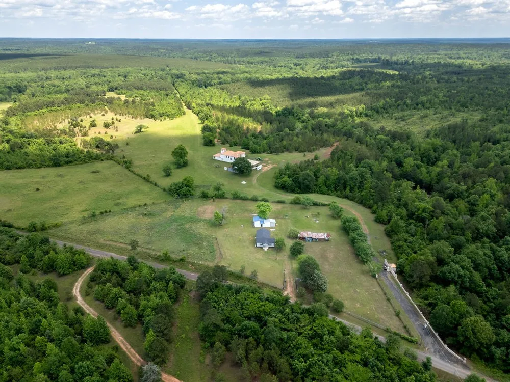 8869 County Road 1617 Avinger, TX 75630