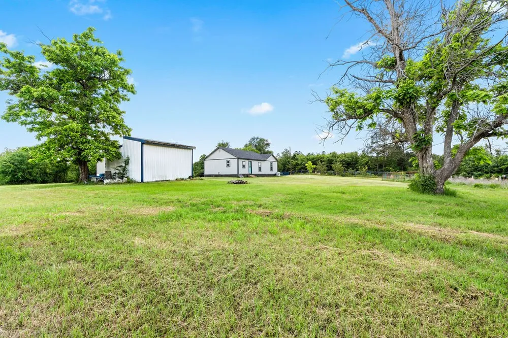 8869 County Road 1617 Avinger, TX 75630
