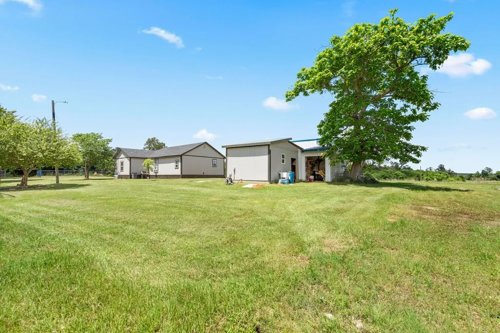 8869 County Road 1617 Avinger, TX 75630
