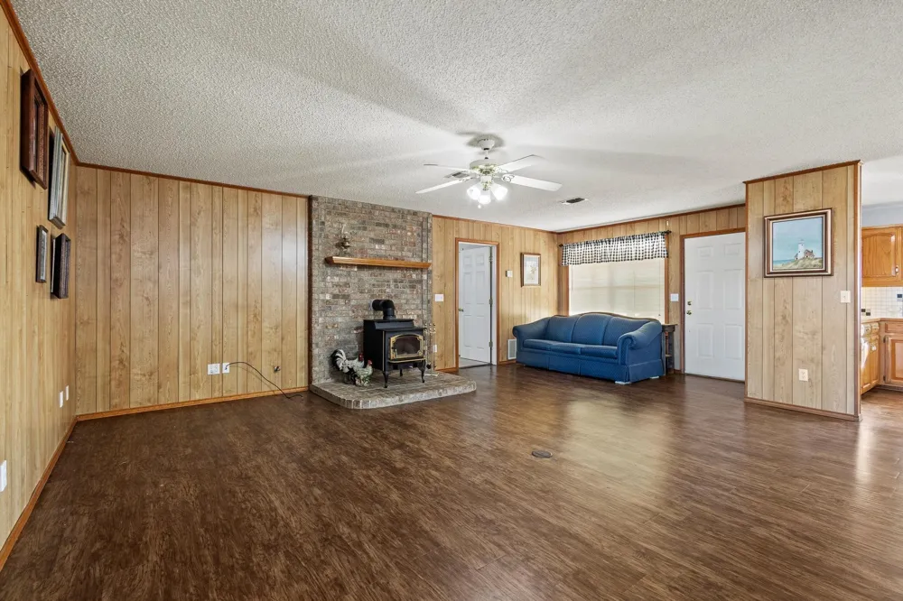 1858 Farm Road 1506 Paris, TX 75460