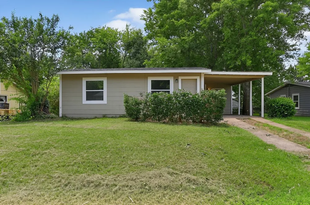 327 Randolph Street Lone Star, TX 75668