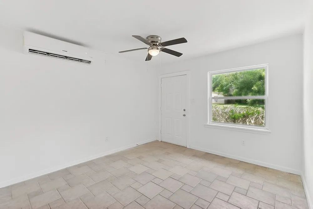 327 Randolph Street Lone Star, TX 75668