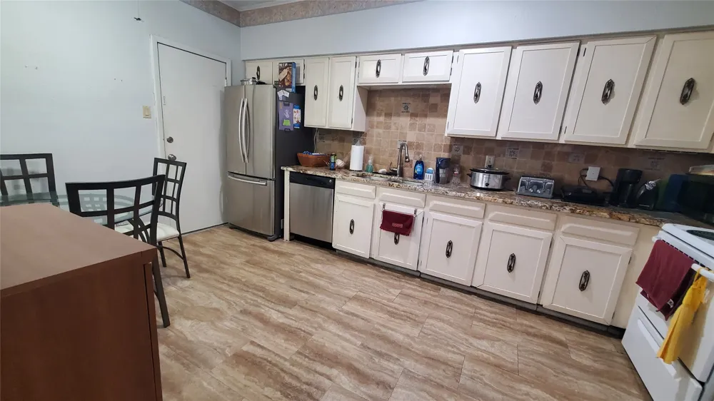 834 Pebble Beach Drive Garland, TX 75043