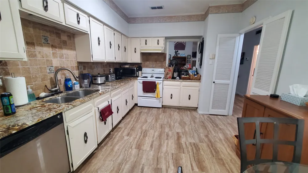 834 Pebble Beach Drive Garland, TX 75043