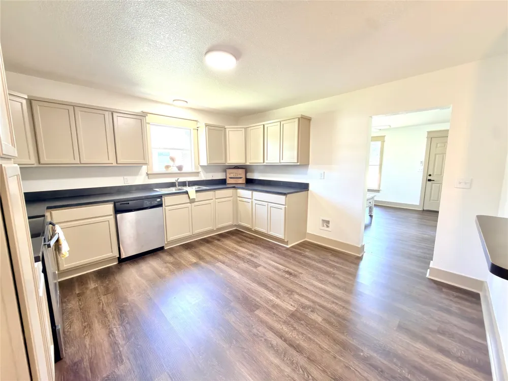 707 Reynolds Street Goldthwaite, TX 76844