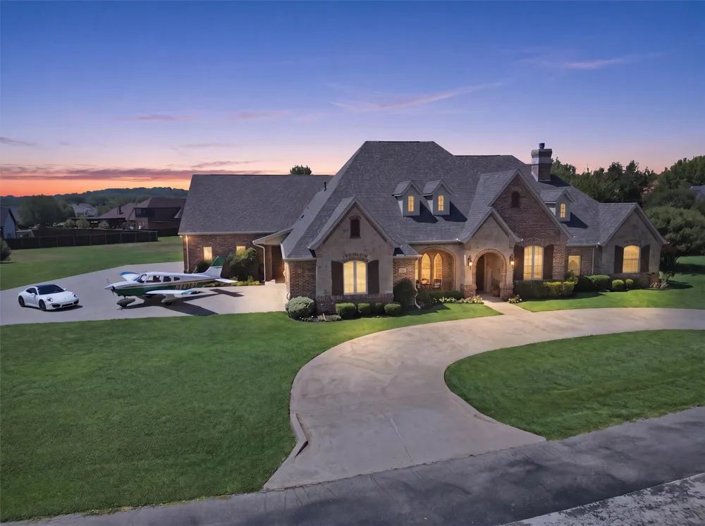 108 Concorde Circle Cresson, TX 76035