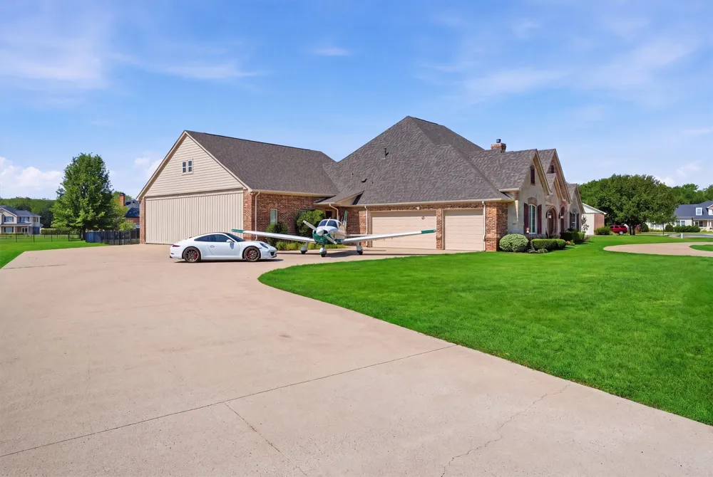 108 Concorde Circle Cresson, TX 76035