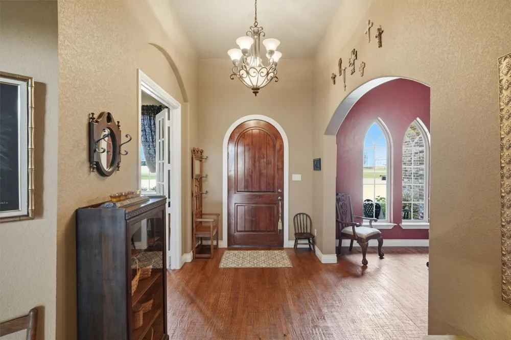 108 Concorde Circle Cresson, TX 76035