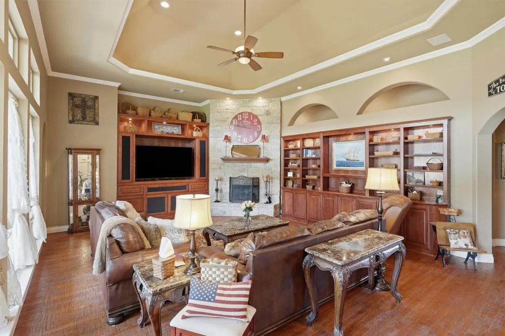 108 Concorde Circle Cresson, TX 76035