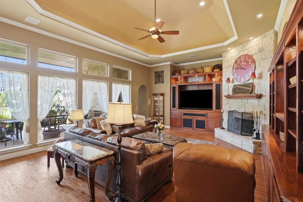 108 Concorde Circle Cresson, TX 76035