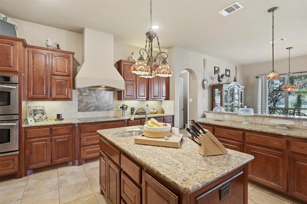 108 Concorde Circle Cresson, TX 76035
