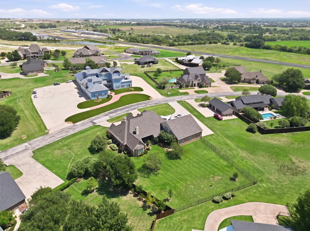 108 Concorde Circle Cresson, TX 76035