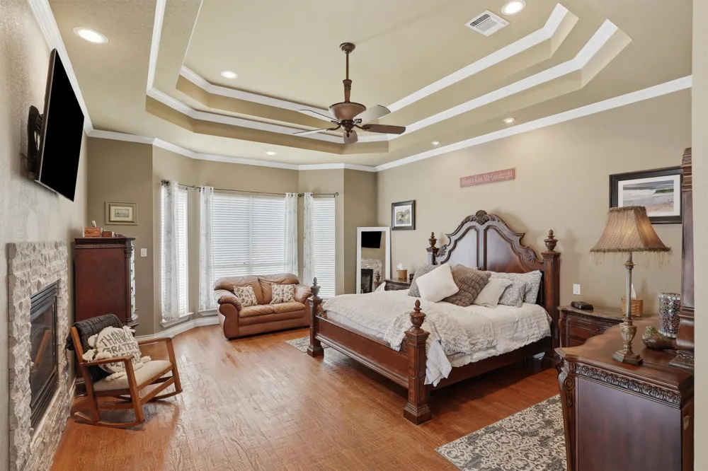108 Concorde Circle Cresson, TX 76035