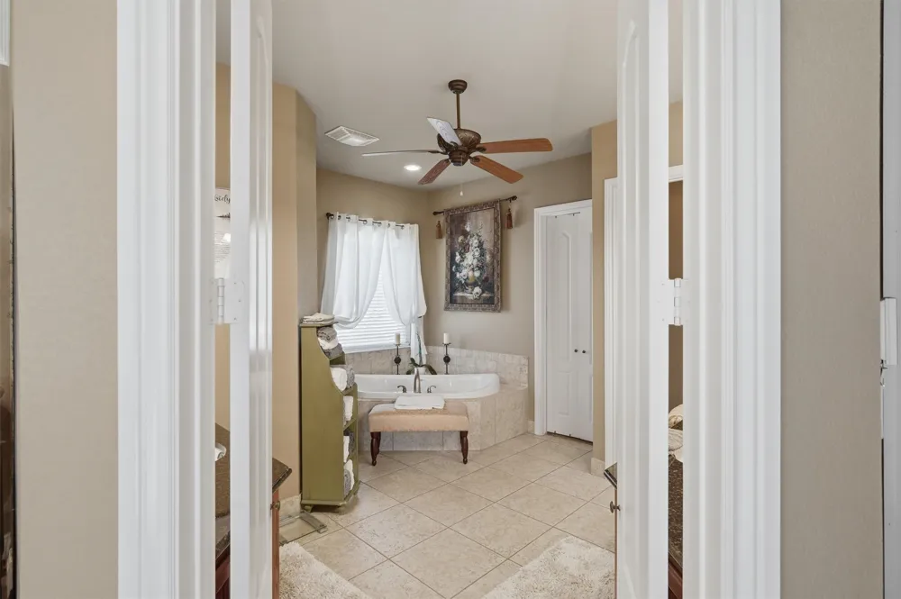 108 Concorde Circle Cresson, TX 76035