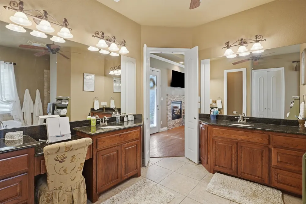 108 Concorde Circle Cresson, TX 76035
